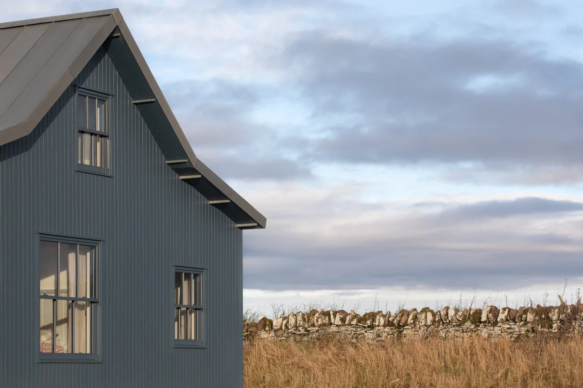 Honeyberry House | Thermopine® Cladding factory coated with Teknos Stiffkey Blue | The Building Workshop | Dapple Photography