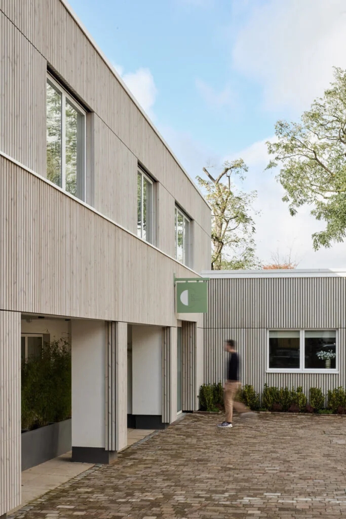 Ridgway Mews | Thermopine® SiOO:X Light Grey | Host Architecture | LBJ Design & Build Ltd | Chris Snook Photography