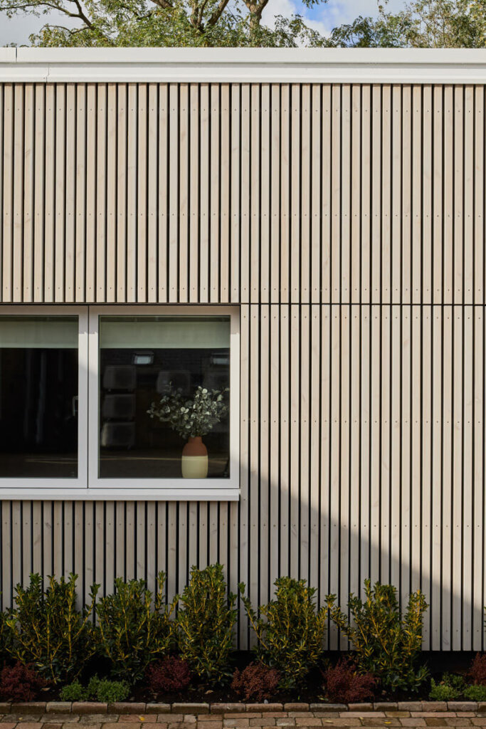 Ridgway Mews | Thermopine® SiOO:X Light Grey | Host Architecture | LBJ Design & Build Ltd | Chris Snook Photography