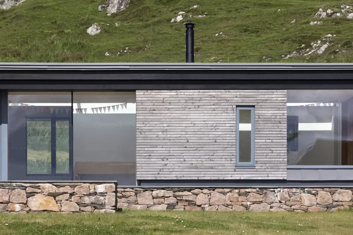 Scotlarch® RW014 cladding by WT Architecture on this home in the hills