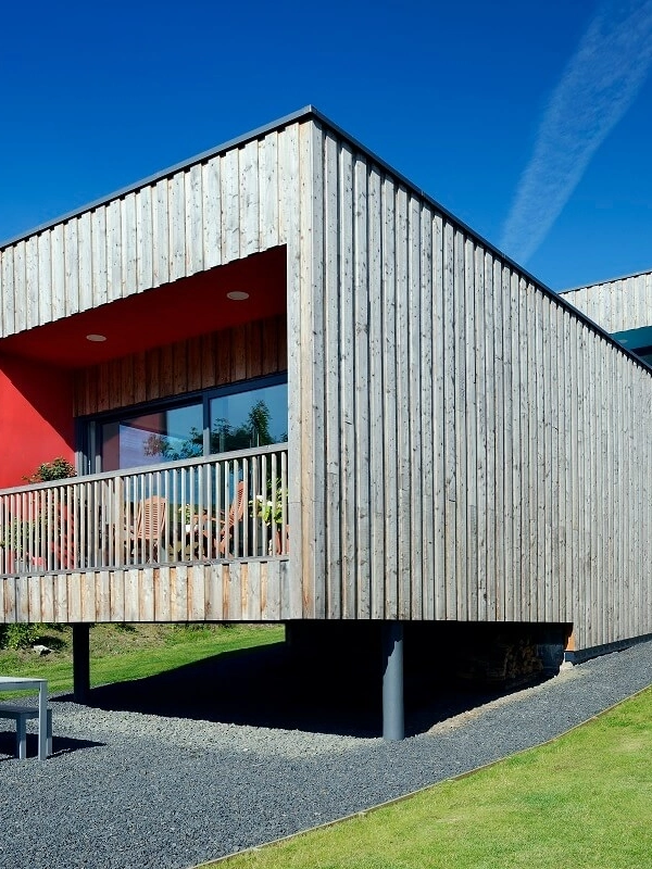 Russwood Scotlarch® board-on-board cladding on the Little Lindesfarne project