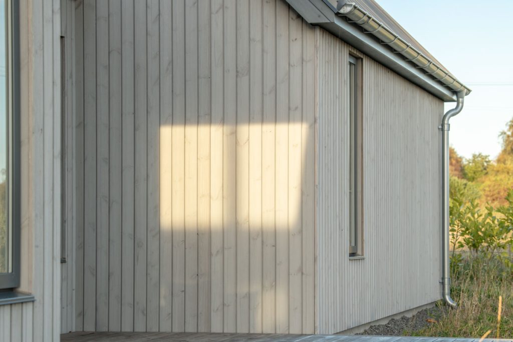 Thermopine coated in SiOO:X Mid Grey on the Dornoch project by mi architects