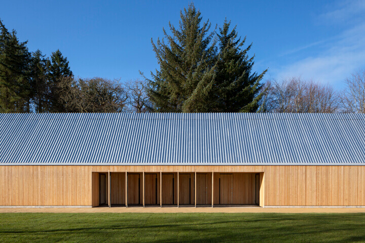 SILA Select® 47mm x 25mm skimmed face. Timber fins in SILA A/B® 150mm x 50mm | Hoskins Architects
