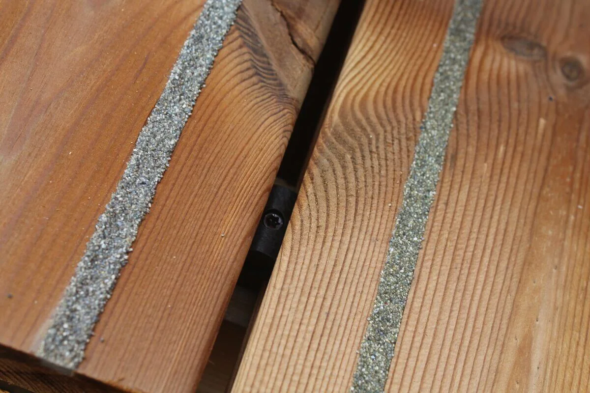 SenoFix® (Thermopine Decking with Gripdeck®)