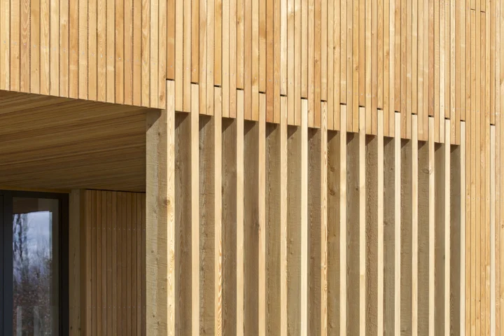SILA Select® Cladding skimmed face | Timber fins | Hoskins Architects | Dapple Photography