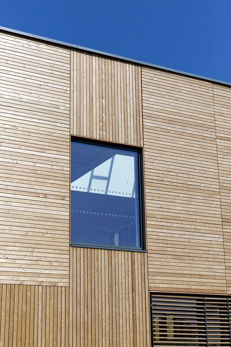 SILA Select® Siberian Larch in profile RW014 (95x20mm) | Anderson Bell + Christie Architects | Andrew Lee Photography