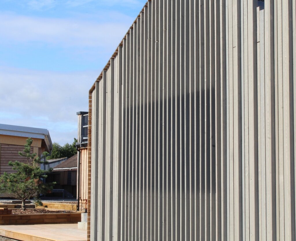 SILA Select® sawn finish fins fixed with KompeFix® & L-GoFix® A2 Screws