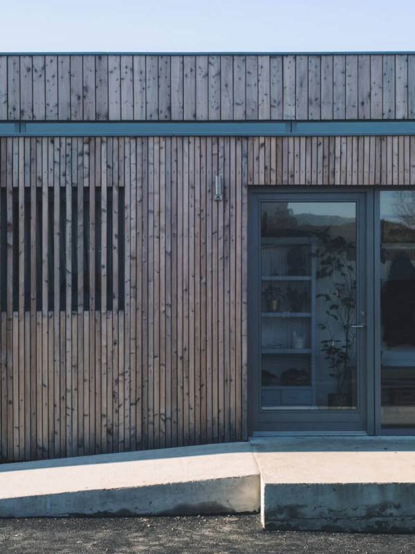 Scotlarch® 54 x 40mm in bespoke profile & RW014 140 x 25mm | Dualchas Architects