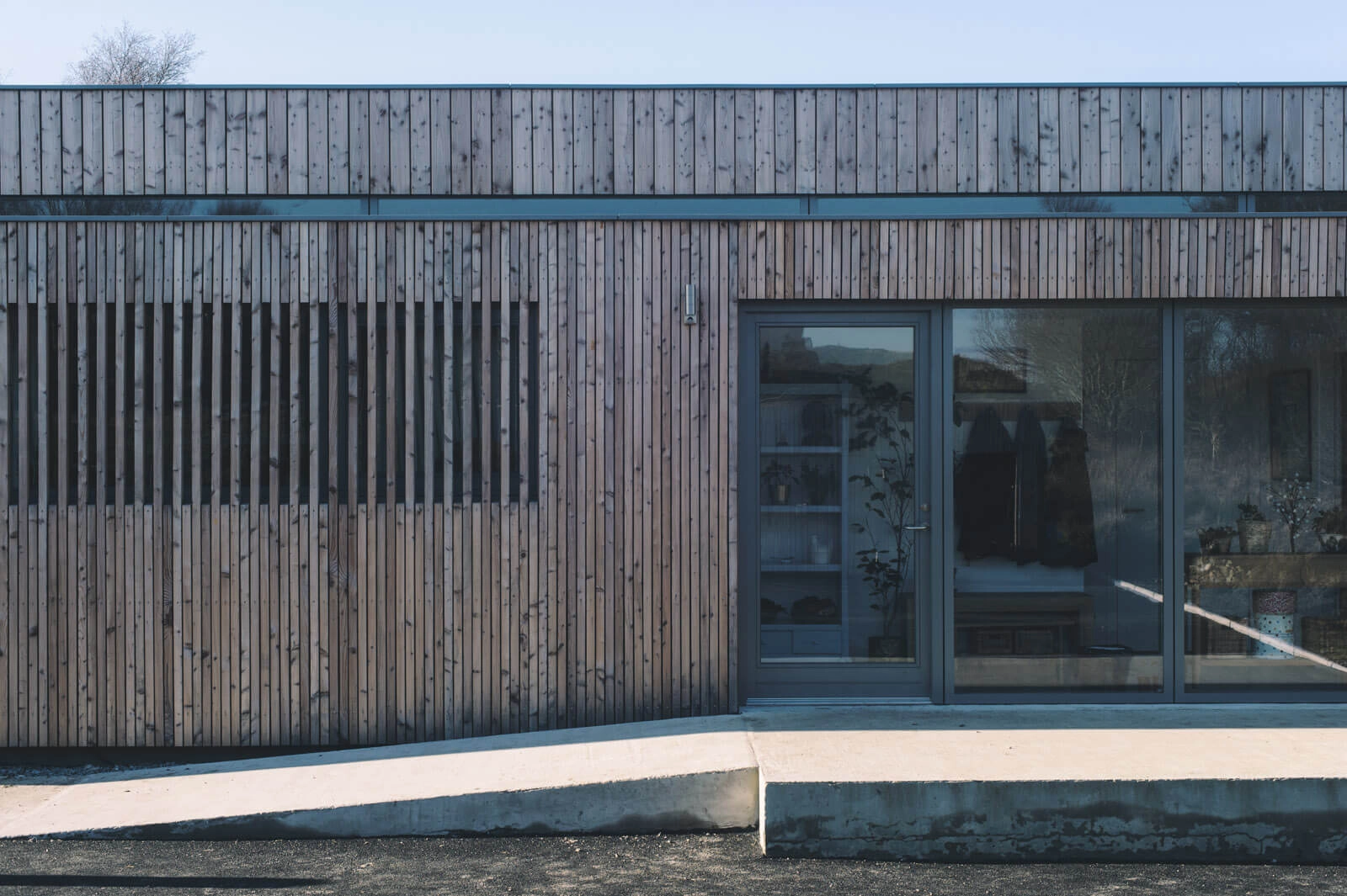 Scotlarch® 54 x 40mm in bespoke profile & RW014 140 x 25mm | Dualchas Architects