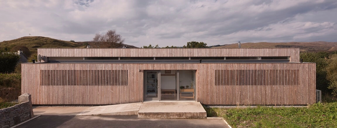Scotlarch® 54 x 40mm in bespoke profile & RW014 140 x 25mm | Dualchas Architects
