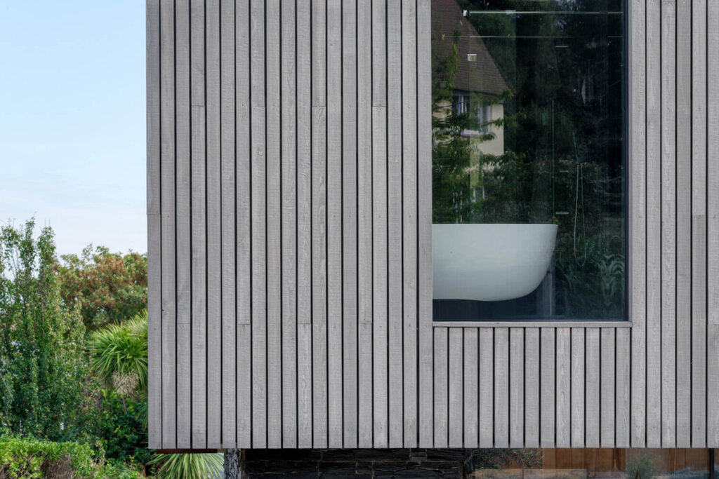 SILA Select® Siberian Larch factory coated with SiOO:X Mid Grey, fixed with L-GoFix® screws | Richard Gooding Photography