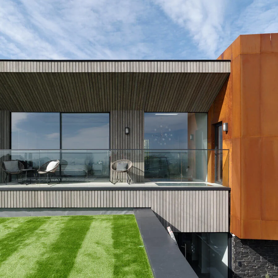 SILA Select® factory coated with SiOO:X Mid Grey, fixed with L-GoFix® screws | Richard Gooding Photography