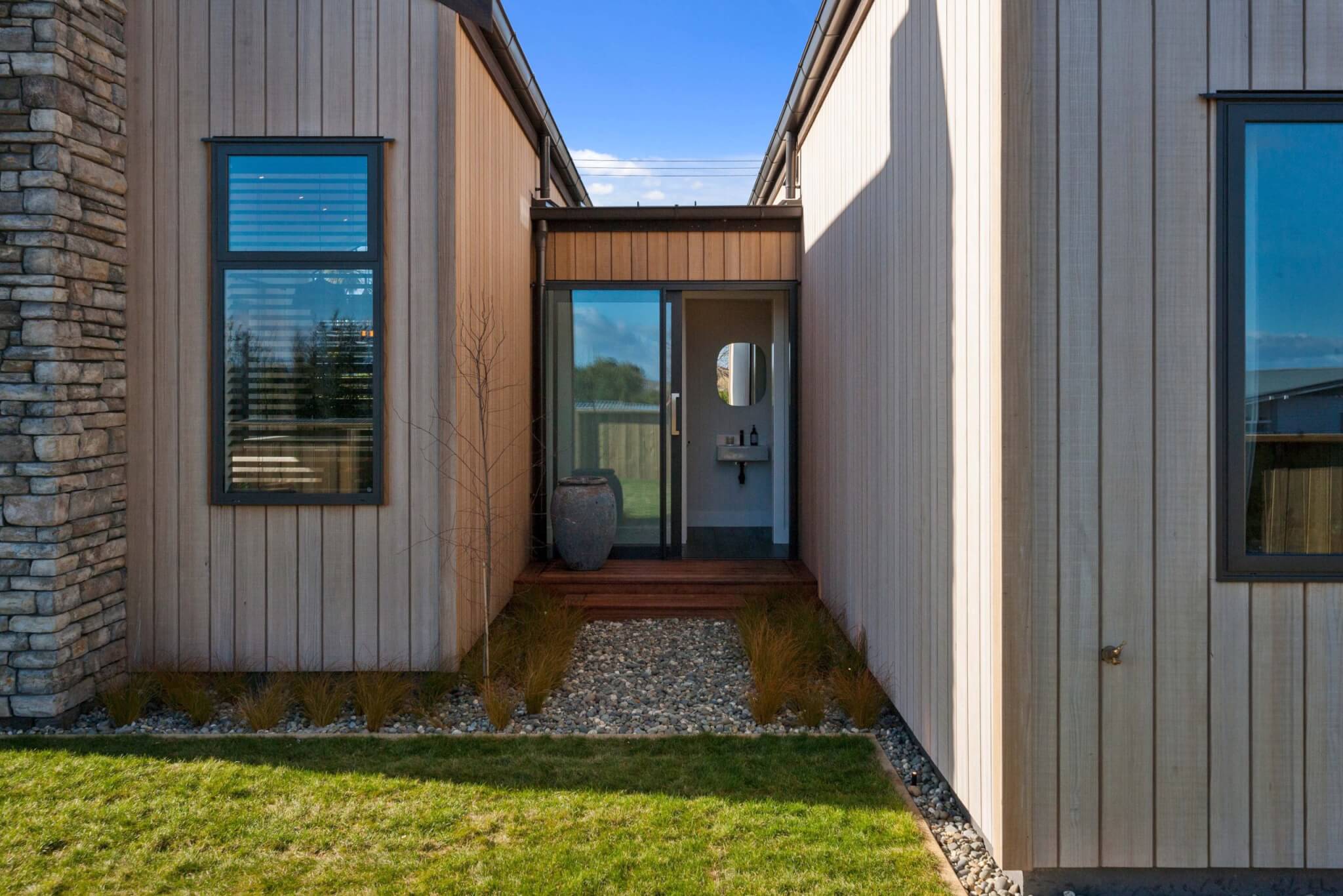 Abodo cladding coated with SiOO:X on Rokino Road