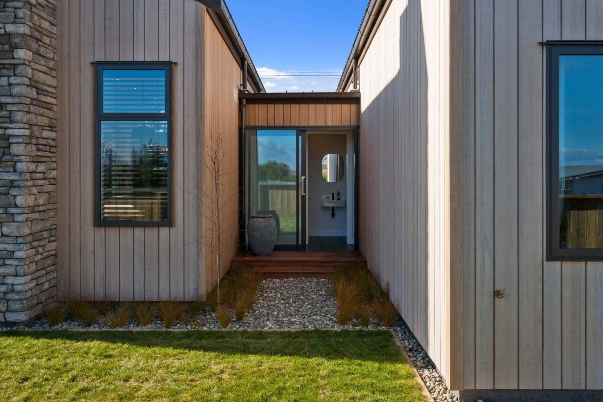 Abodo cladding coated with SiOO:X on Rokino Road