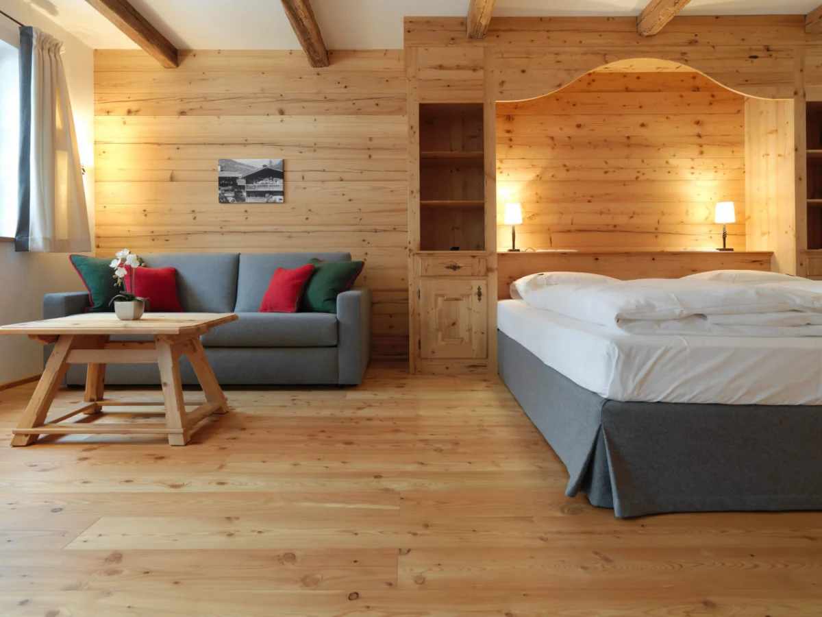 European Mountain Larch Flooring | Natural