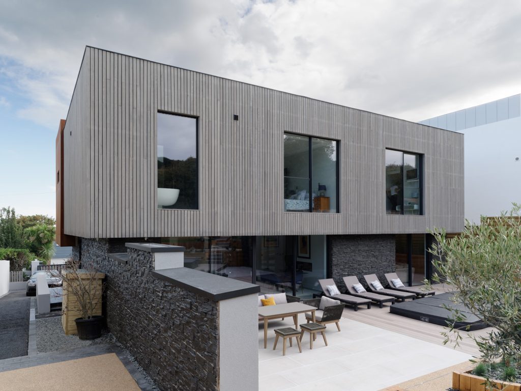 SILA Select® Siberian Larch factory coated with SiOO:X Mid Grey, fixed with L-GoFix®