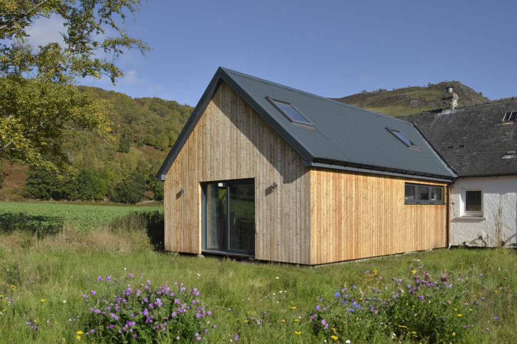 Kinloch Rannoch Annexe | Scotlarch® and Thermopine® RW119 cladding | Thebe Mor