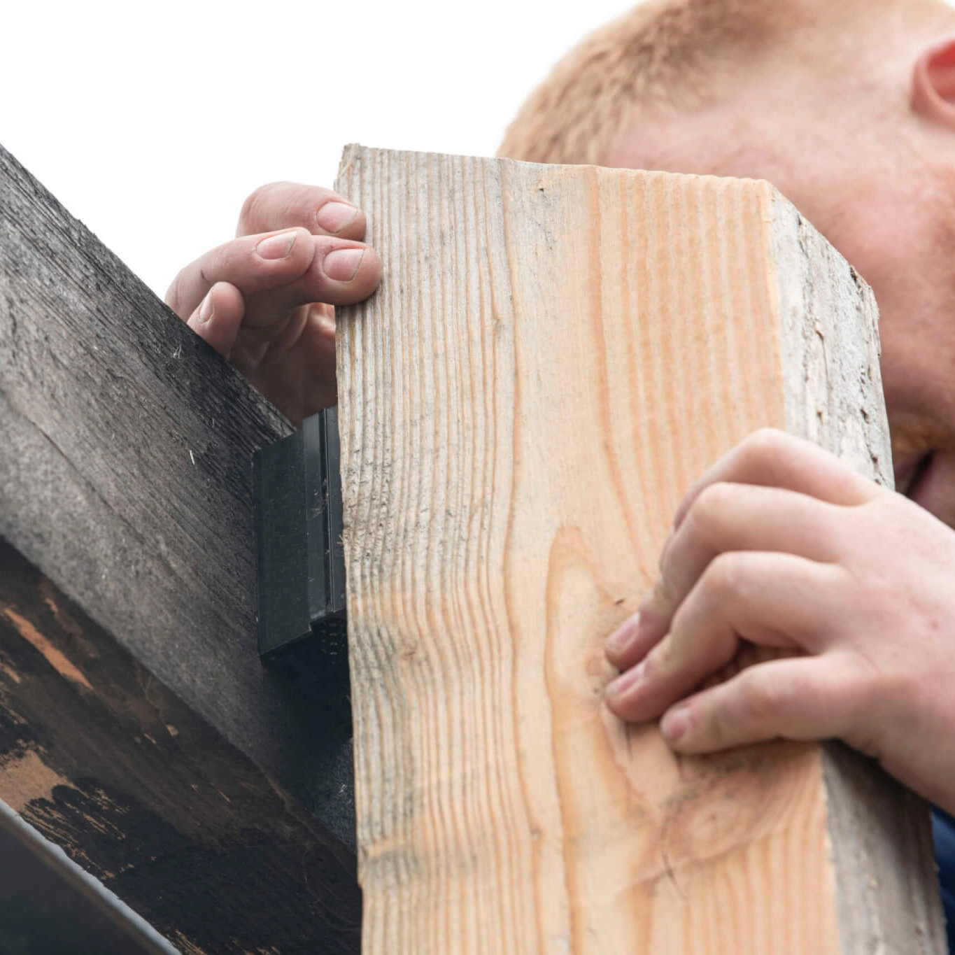 LamellenFix being used to install timber batons.