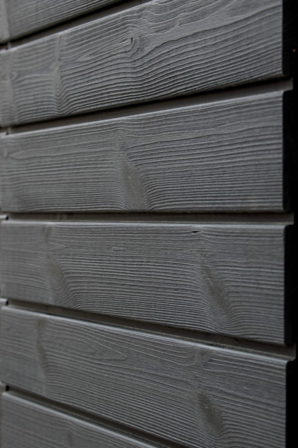 Brushed Thermopine® cladding coated in Woca Oil Black