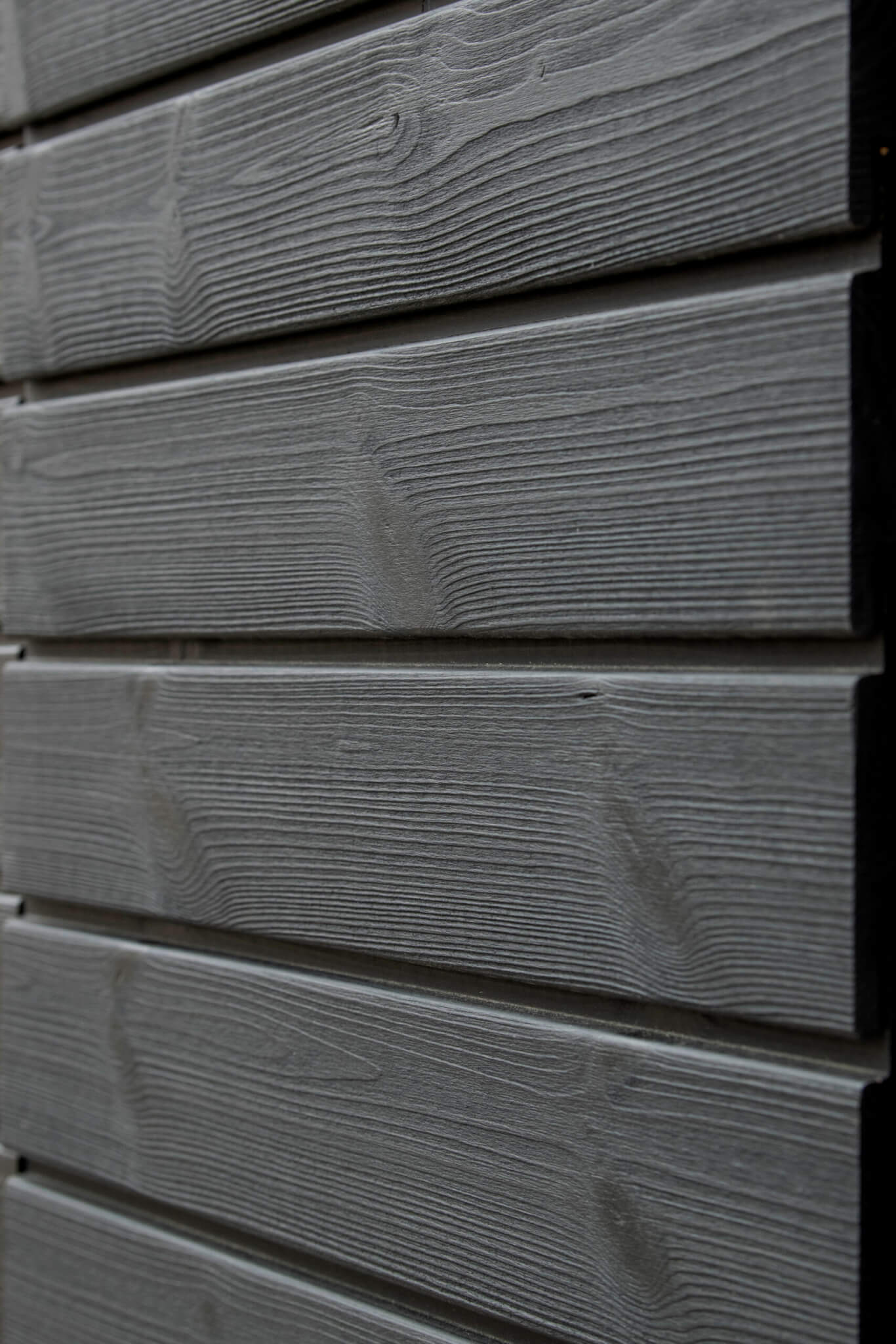 Brushed Thermopine® cladding coated in Woca Oil Black