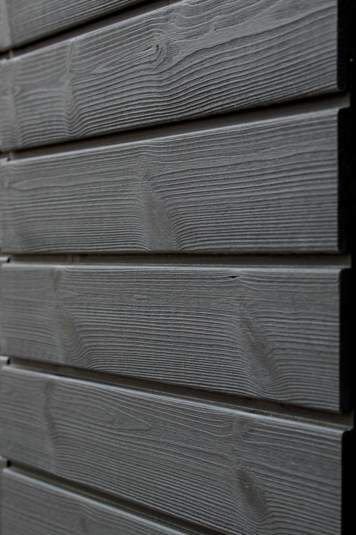 Brushed Thermopine® cladding coated in Woca Oil Black