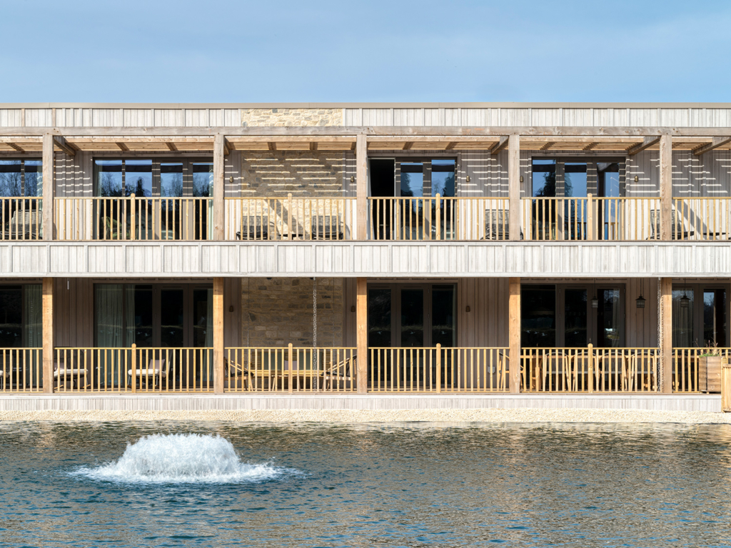 SiOO:X factory coating on the Bainland Lodge Retreats project 