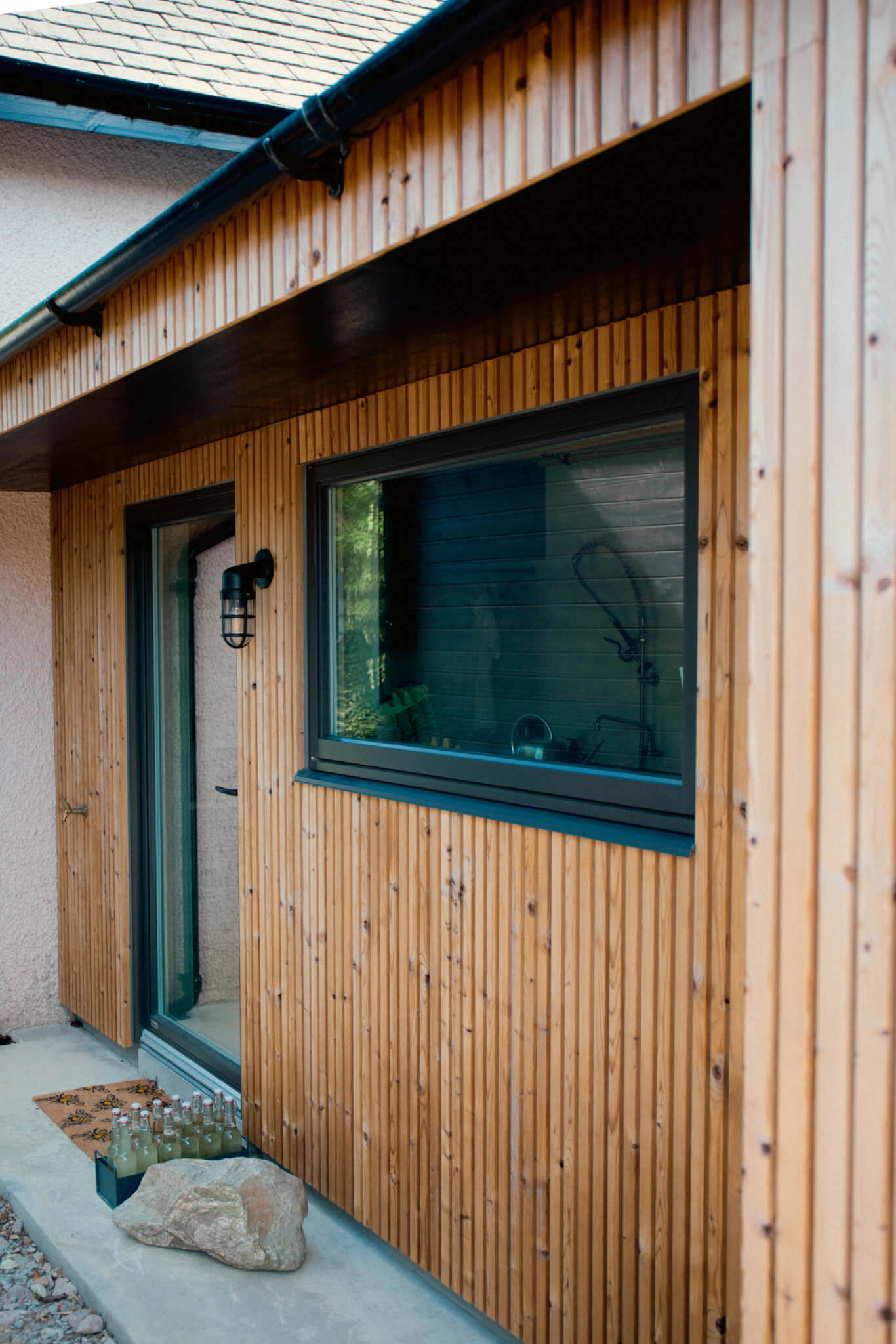 Close up of Lunawood timber cladding and SIHGA fixings