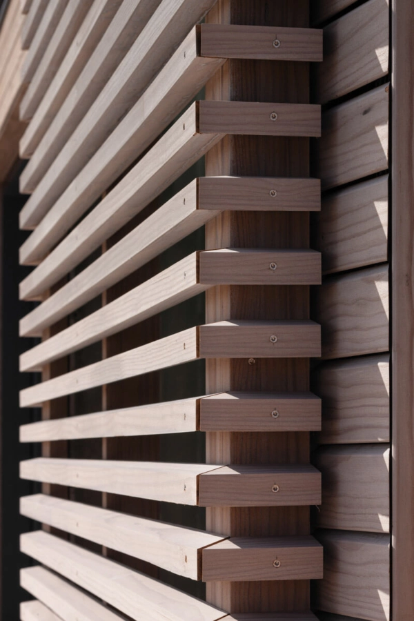 Thermopine® Clear with a SiOO:X Mid Grey coating and Abodo VG fins on the Johnshaven Extension project.