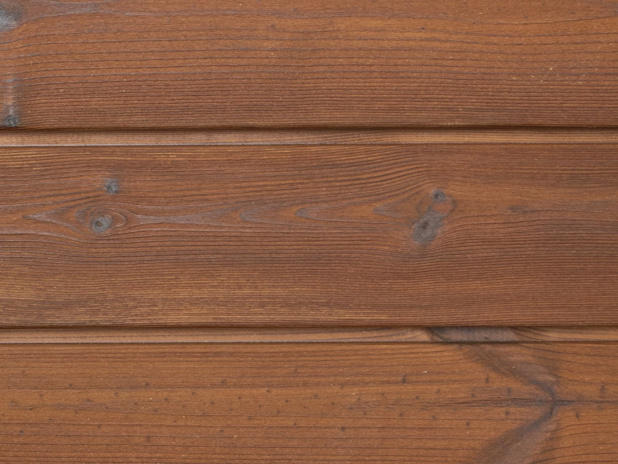 Thermopine® cladding coated with Teak oil